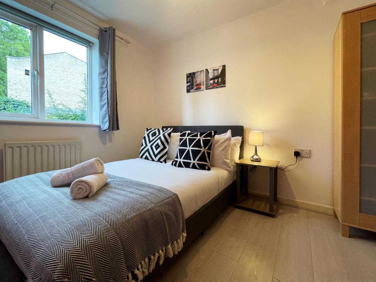 Jessica'S Place At Whitechapel London Exterior foto